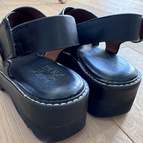 Naturalizer Women Halifax Leather Slingback Sports
Sandal - Picture 6 of 6